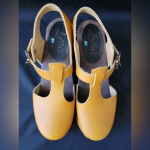 Lotta Low Wood in Mustard on Brown Base 40 (9.5-10)